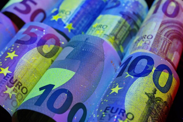 Alles wat je moet weten over nep geld in het dagelijks leven